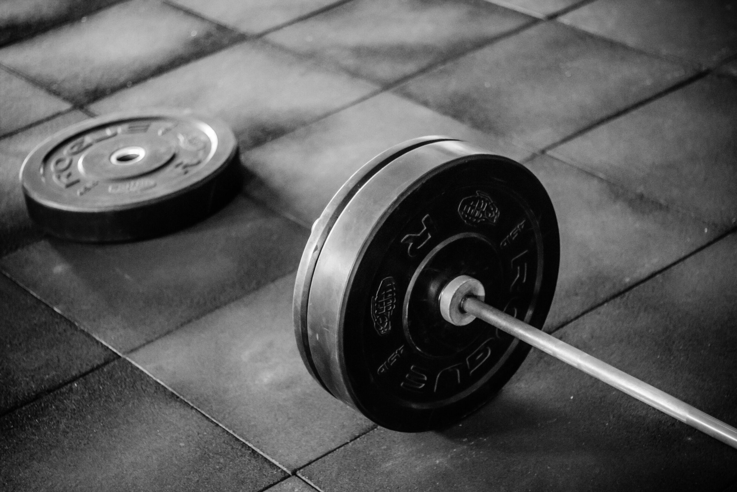 Best 5 Standard Weight Plates to Optimize Your Home Gym in 2025